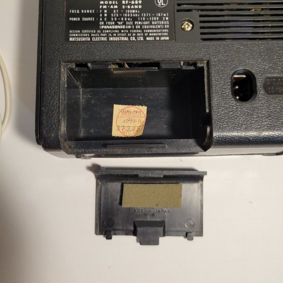 Vintage Panasonic AM/FM Radio Model RF-689 Working * 1 - Picture 9 of 11